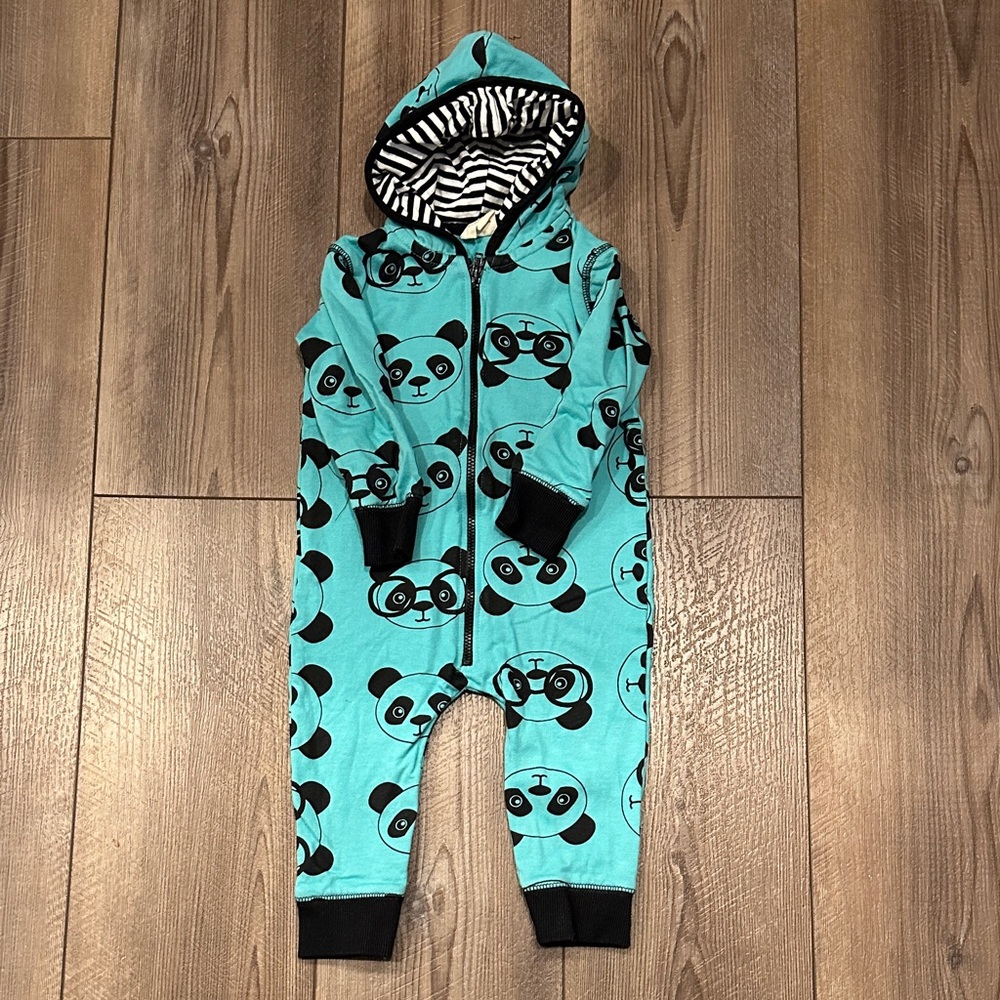 Turtledove London Aqua Panda Print Footie / 6-12 months